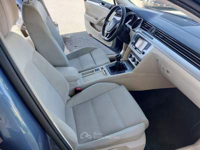 Volkswagen Passat 1.6 TDI Trendline BlueMotion Technology Blu/Azzurro usata Tivoli