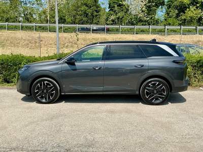 Peugeot 5008 1.2 Hybrid GT 145cv 7 Posti Automatic usata TURRIVALIGNANI