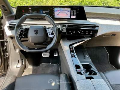 Peugeot 5008 1.2 Hybrid GT 145cv 7 Posti Automatic usata TURRIVALIGNANI