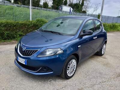 Lancia Ypsilon 70 Cv Hybrid Silver usata TURRIVALIGNANI