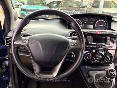 Lancia Ypsilon 70 Cv Hybrid Silver usata TURRIVALIGNANI