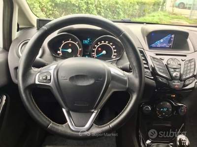 Ford Fiesta 5 porte Titanium usata TURRIVALIGNANI