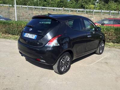 Lancia Ypsilon 70cv Hybrid Platino usata TURRIVALIGNANI