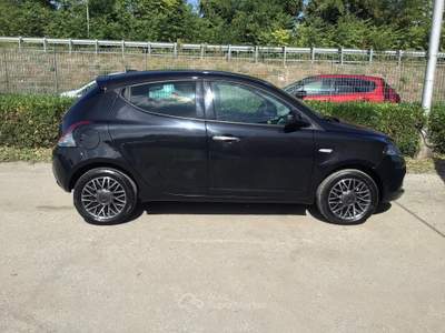 Lancia Ypsilon 70cv Hybrid Platino usata TURRIVALIGNANI