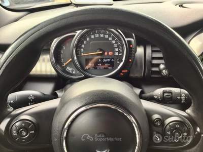 MINI Clubman 1.5 Cooper D Business 116Cv Diesel Turbo 5 po usata TURRIVALIGNANI