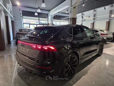 Audi Q8 S line edition  Laser Night C23" SOFTCLOSE ruote sterzanti Nero usata Firenze