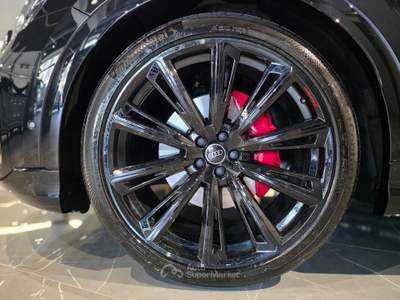 Audi Q8 S line edition  Laser Night C23" SOFTCLOSE ruote sterzanti Nero usata Firenze