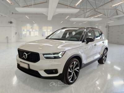 Volvo XC40 VOLVO XC40 T5 PLUG-IN HYBRID AUTO RECHARGE R-DESIGN SUV usata Casei Gerola