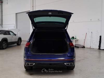 Volkswagen Tiguan VOLKSWAGEN TIGUAN 2.0 TDI SCR 110KW R-LINE DSG SUV usata Casei Gerola