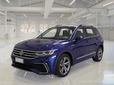 Volkswagen Tiguan VOLKSWAGEN TIGUAN 2.0 TDI SCR 110KW R-LINE DSG SUV usata Casei Gerola
