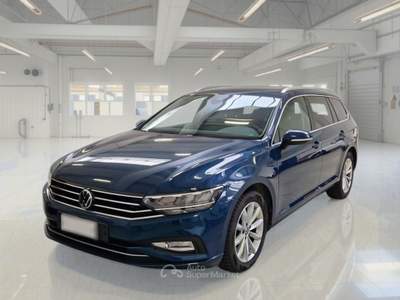 Volkswagen Passat VOLKSWAGEN PASSAT VARIANT 2.0 TDI SCR EVO 110KW BUSINESS DSG STATION WAGON usata Casei Gerola