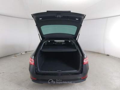Skoda Superb SKODA SUPERB 1.4 TSI PLUG-IN HYBRYD EXECUTIVE DSG STATION WAGON usata Pozzuoli