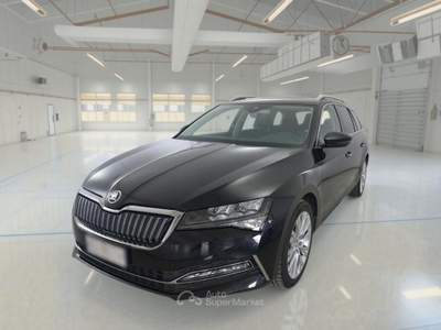 Skoda Superb SKODA SUPERB 1.4 TSI PLUG-IN HYBRYD EXECUTIVE DSG STATION WAGON usata Pozzuoli