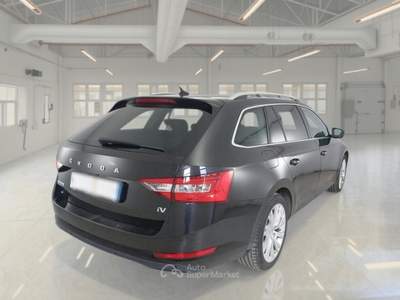 Skoda Superb SKODA SUPERB 1.4 TSI PLUG-IN HYBRYD EXECUTIVE DSG STATION WAGON usata Pozzuoli