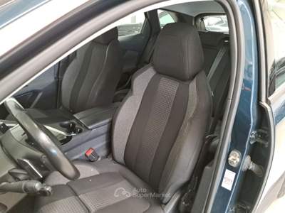 Peugeot 3008 PEUGEOT 3008 BLUEHDI 130 EAT8 SES ACTIVE BUSINESS SUV usata Casei Gerola
