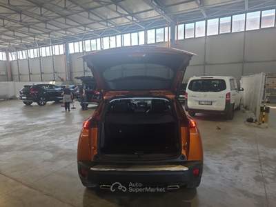 Peugeot 2008 PEUGEOT 2008 PURETECH 130 EAT8 ALLURE S/S AUT. CROSSOVER usata Roma