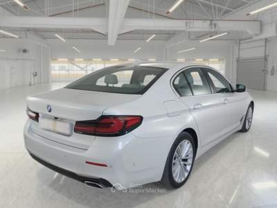 BMW Serie 5 518d BMW SERIE 5 518D 48V LUXURY AUTO 4 PORTE BERLINA usata Pozzuoli