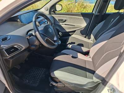 Lancia Ypsilon Lancia ypsilon 1.2 69 cv benzina usata Molfetta