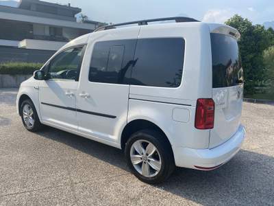 Volkswagen Caddy Volkswagen Caddy 2.0 TDI 122cv 4MOTION N1 5 posti Bianco usata Riva del Garda