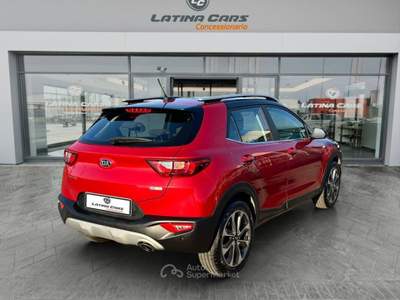 Kia Stonic 1.4 mpi eco Style GPL 97cv CON TELECAM E CARPLAY Rosso usata Latina