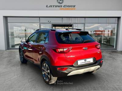 Kia Stonic 1.4 mpi eco Style GPL 97cv CON TELECAM E CARPLAY Rosso usata Latina