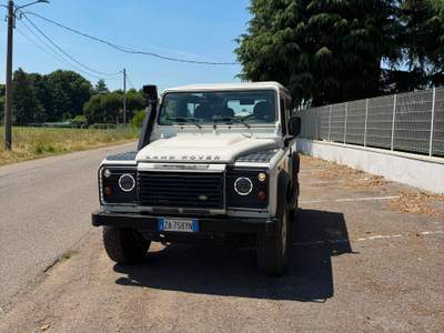 Land Rover Defender Macchina tenuta maniacalmente, mai fatto fuori strada Bianco usata Gerenzano
