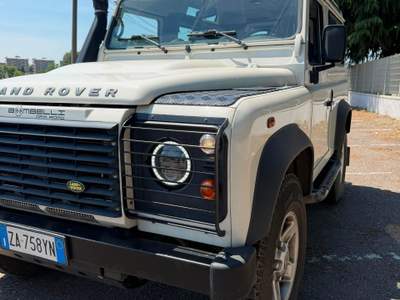 Land Rover Defender Macchina tenuta maniacalmente, mai fatto fuori strada Bianco usata Gerenzano