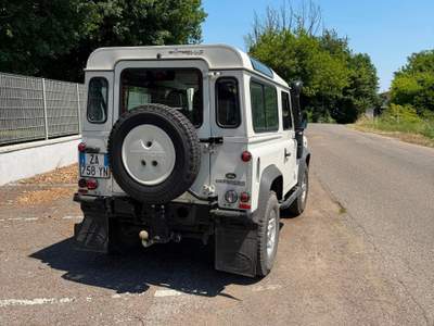 Land Rover Defender Macchina tenuta maniacalmente, mai fatto fuori strada Bianco usata Gerenzano