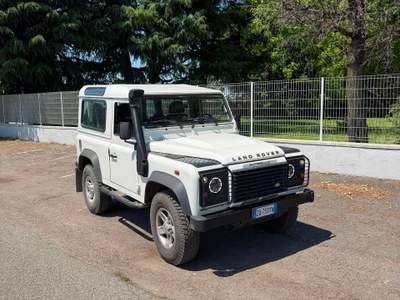 Land Rover Defender Macchina tenuta maniacalmente, mai fatto fuori strada Bianco usata Gerenzano