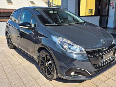 Peugeot 208 208 I 2015 5p 1.2 puretech 82cv Black Line Grigio usata Massa
