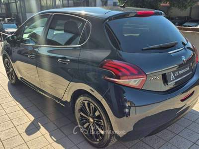 Peugeot 208 208 I 2015 5p 1.2 puretech 82cv Black Line Grigio usata Massa