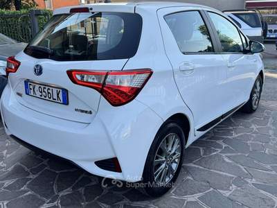 Toyota Yaris 5p 1.5h Active Hybrid 101CV PARI AL NUOVO Bianco usata Lesmo