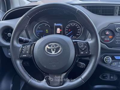 Toyota Yaris 5p 1.5h Active Hybrid 101CV PARI AL NUOVO Bianco usata Lesmo