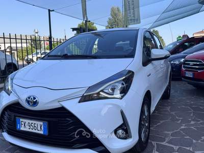 Toyota Yaris 5p 1.5h Active Hybrid 101CV PARI AL NUOVO Bianco usata Lesmo