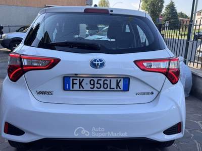 Toyota Yaris 5p 1.5h Active Hybrid 101CV PARI AL NUOVO Bianco usata Lesmo