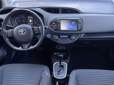 Toyota Yaris 5p 1.5h Active Hybrid 101CV PARI AL NUOVO Bianco usata Lesmo