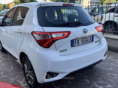 Toyota Yaris 5p 1.5h Active Hybrid 101CV PARI AL NUOVO Bianco usata Lesmo
