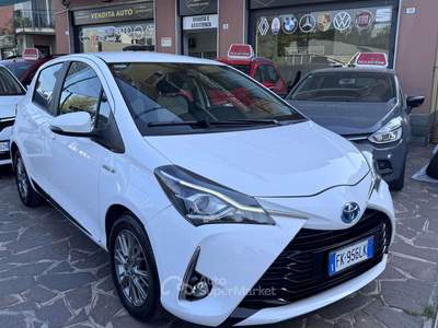 Toyota Yaris 5p 1.5h Active Hybrid 101CV PARI AL NUOVO Bianco usata Lesmo
