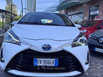 Toyota Yaris 5p 1.5h Active Hybrid 101CV PARI AL NUOVO Bianco usata Lesmo
