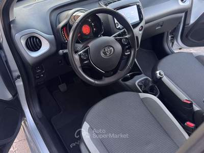 Toyota Aygo 5p CONNECT 1.0 VVT-I x-clusiv 72cv Km 22000 Argento usata Lesmo