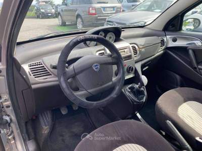 Lancia Ypsilon Ypsilon 1.2 8v ModaMilano Oro usata Urgnano