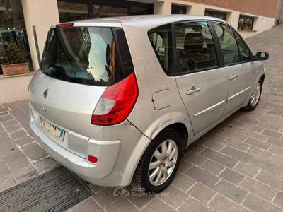 Renault Scénic Scenic 1.9 dCi 130CV Grigio usata Roma