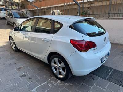 Opel Astra 5P Cosmo UNICO PROPRIETARIO Bianco usata Roma