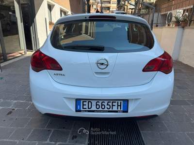 Opel Astra 5P Cosmo UNICO PROPRIETARIO Bianco usata Roma