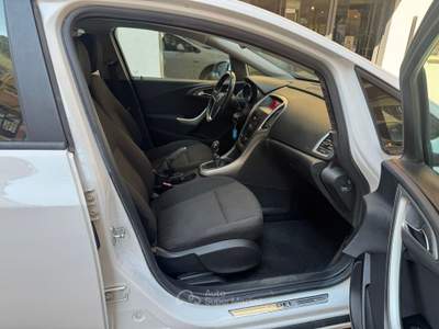 Opel Astra 5P Cosmo UNICO PROPRIETARIO Bianco usata Roma