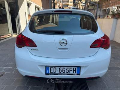 Opel Astra 5P Cosmo IMPIANTO GPL UNIPRO Bianco usata Roma