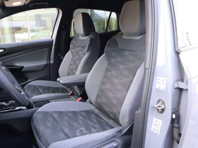 Volkswagen ID.4 ID 4 Pro Performance 204cv MATRIX 20" Grigio usata Varna