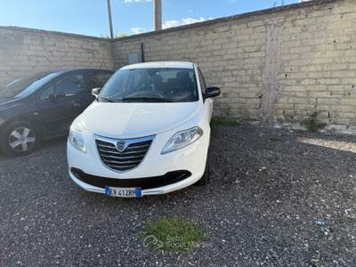 Lancia Ypsilon lancia ypsilon pink ediction  Bianco usata Afragola
