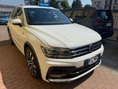 Volkswagen Tiguan 2.0 TDI SCR DSG R-LINE Exiterior 4 MOTION Bianco usata Sesto San Giovanni