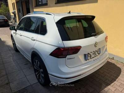 Volkswagen Tiguan 2.0 TDI SCR DSG R-LINE Exiterior 4 MOTION Bianco usata Sesto San Giovanni